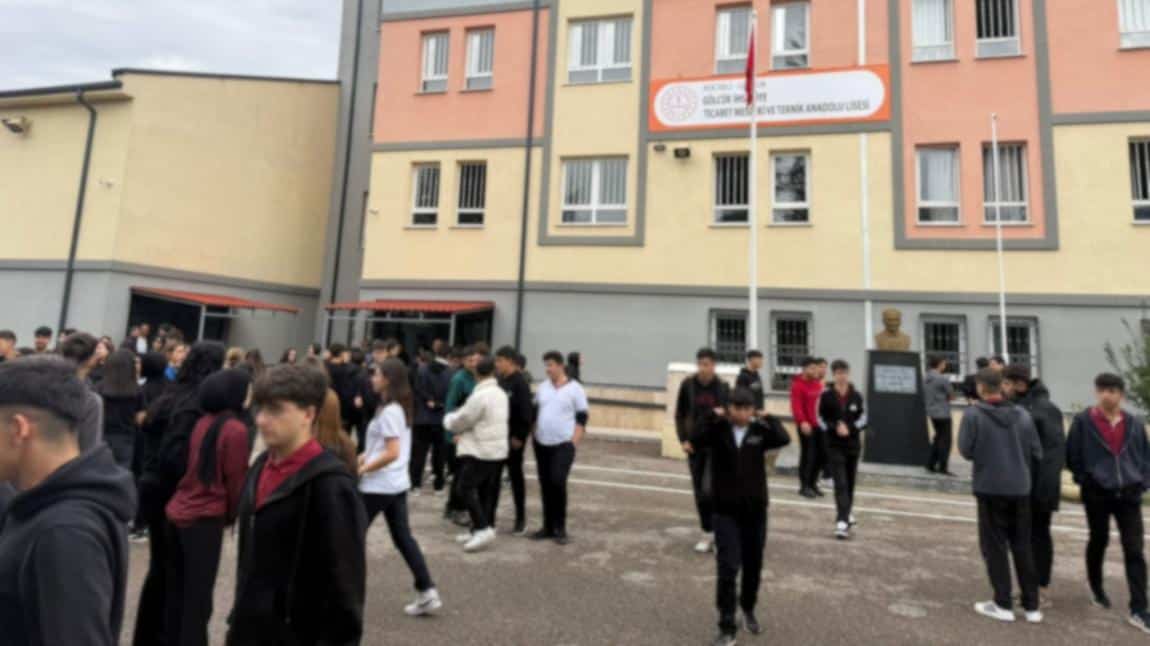 13 EKİM PAZARTESİ GÜNÜ SAAT 10.00'da TAHLİYE TATBİKATINI GERÇEKLEŞTİRDİK.